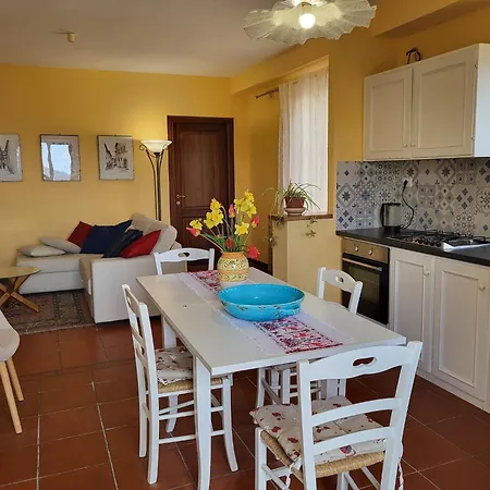 Prázdninový dům In With Garden *